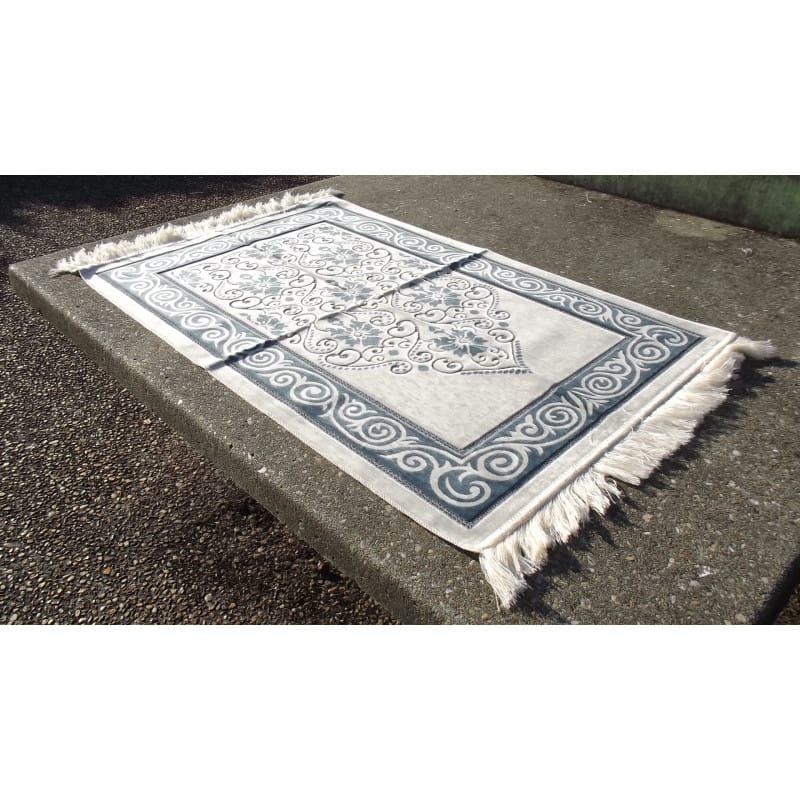 Tapis de Prière - Fond Sable - Motif fleurs - couleur Bleu Ardoise Sana Tapis de prière > Velours 3700495403610 Librairie Musulmane Al-imen