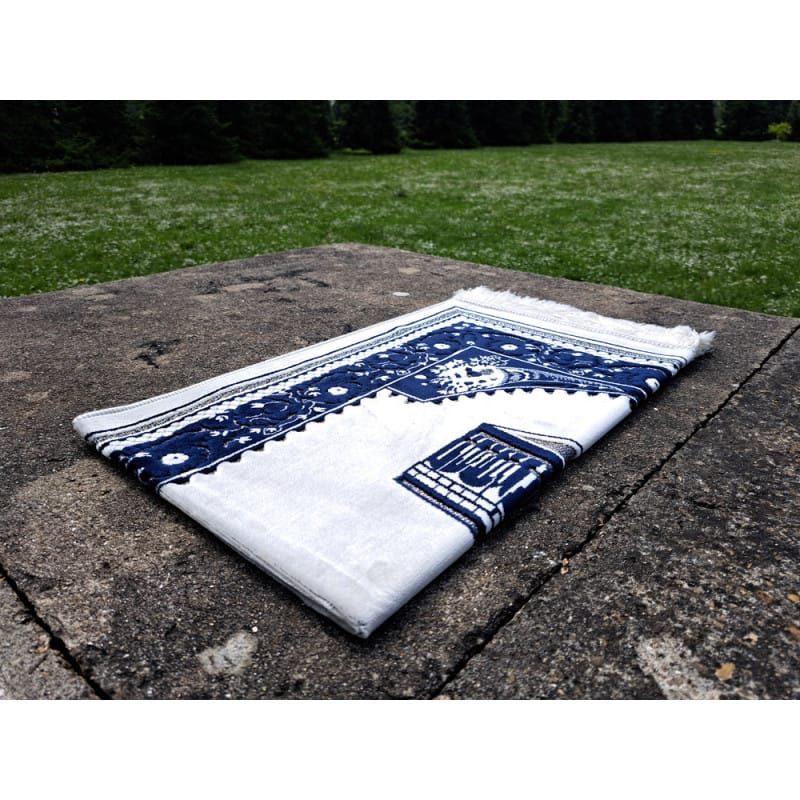 Tapis KAABA - Fond BLANC Motif BLEU MARINE Sana Tapis de prière > Velours 3701633101313 Librairie Musulmane Al-imen